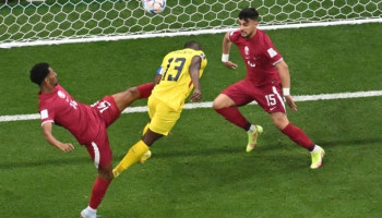 Первый гол на чемпионате мира в Катаре был отменен VAR