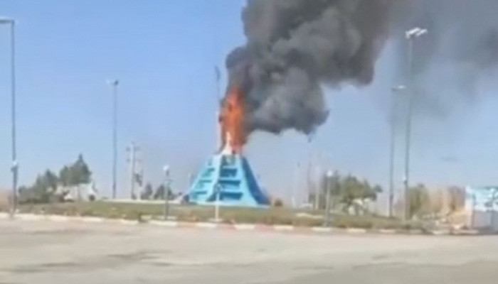 В Иране сожгли известнейший монумент Касему Сулеймани