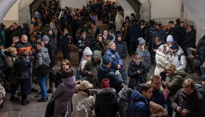Из Киева начали массово уезжать жители