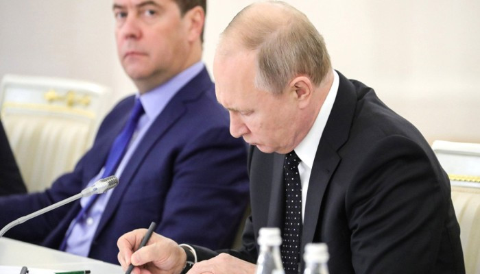 Путин создал должность для Медведева
