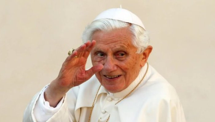Умер бывший Папа Бенедикт XVI