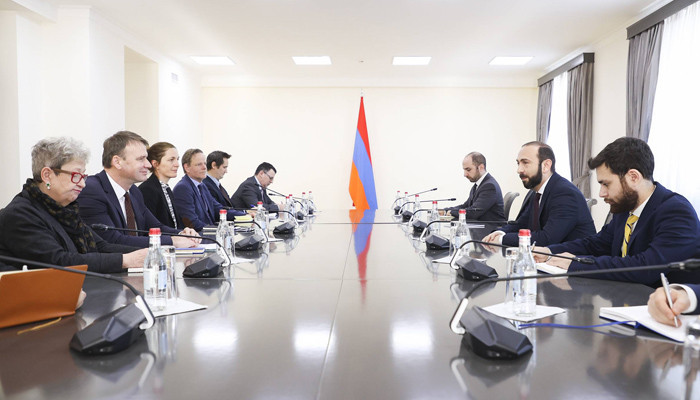 Глава МИД Армении принял представителей технической оценочной группы ЕС