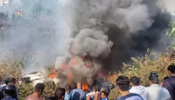 Nepal'de 72 kişiyi taşıyan yolcu uçağı düştü