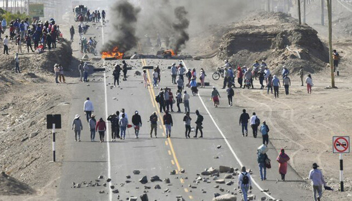 В нескольких регионах Перу продлили чрезвычайное положение из-за беспорядков