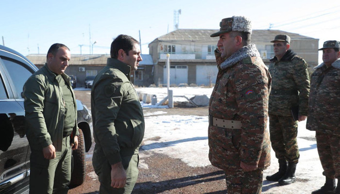 Сурен Папикян посетил место пожара, вспыхнувшего в казарме инженерно-снайперской роты