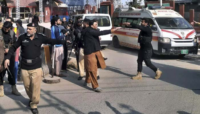 25 killed, 120 injured in blast at Peshawar Police Lines mosque
