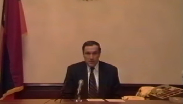 25 лет назад в этот день ушел в отставку Левон Тер-Петросян