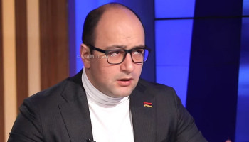Айк Мамиджанян: Ради сбора лайков Пашинян отказался от оружия