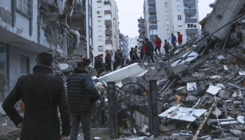 Вице-президент Турции призвал готовится к росту числа жертв землетрясения