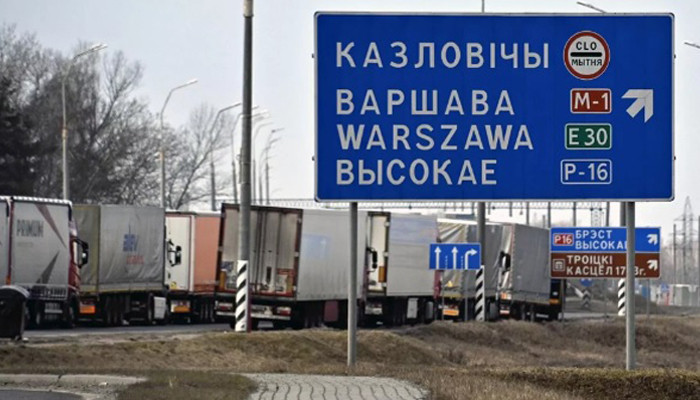 Warsaw ready to completely shut down traffic on the border with Belarus