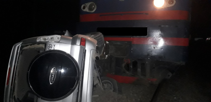 Արտաշատ-Ոստան ճանապարհին մեքենան բախվել է գնացքին