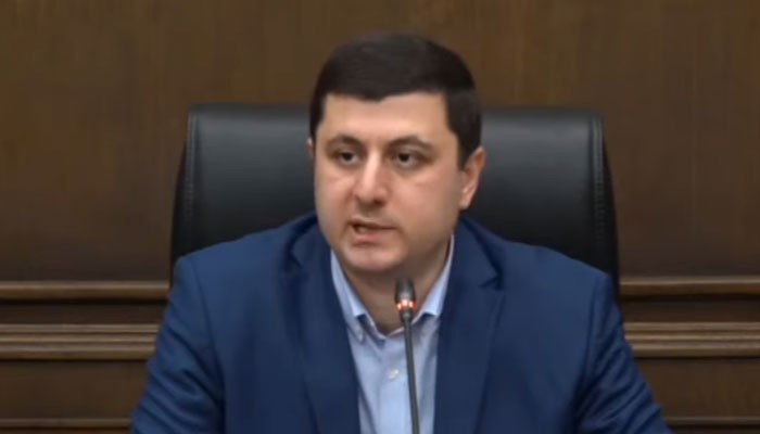 Тигран Абрамян: После принятия требований Азербайджана ситуация в стране может превратиться в хаос
