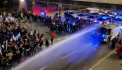 Полиция начала использовать водометы для разгона митингов в Израиле