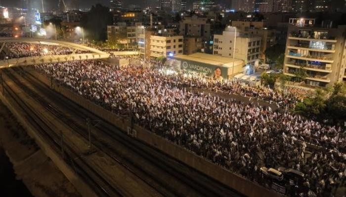 Нетаньяху решил отложить судебную реформу, а профсоюзы прекращают забастовки
