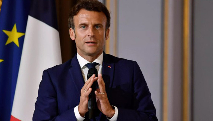 Пенсионная реформа во Франции вступит в силу осенью, заявил Макрон