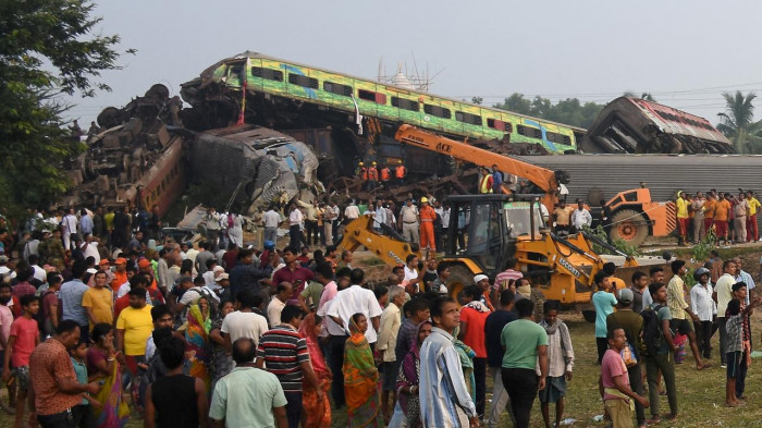 Հնդկաստանում գնացքների բախման հետևանքով զոհերի թիվը հասել է 288-ի, կա 900 վիրավոր