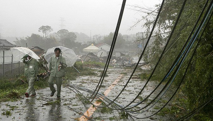 СМИ: в результате тайфуна в Японии пострадали почти 30 человек, один погиб