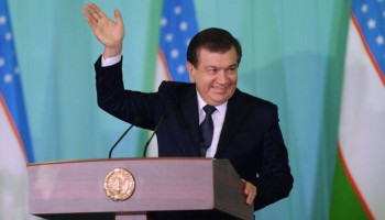 Мирзиёев официально стал кандидатом в президенты