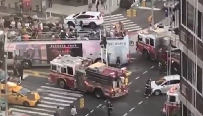 В Нью-Йорке при столкновении двух автобусов пострадали более 80 человек