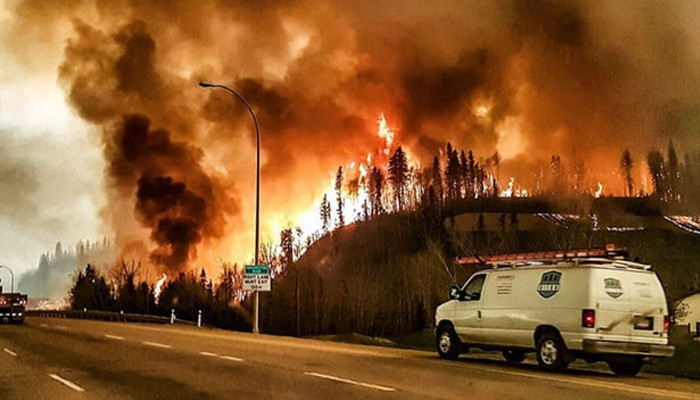 Canada: Wildfires in far north spur mass evacuations