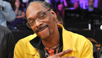 ''Im bringing love and peace and wishing everyone strength''. Snoop Dogg