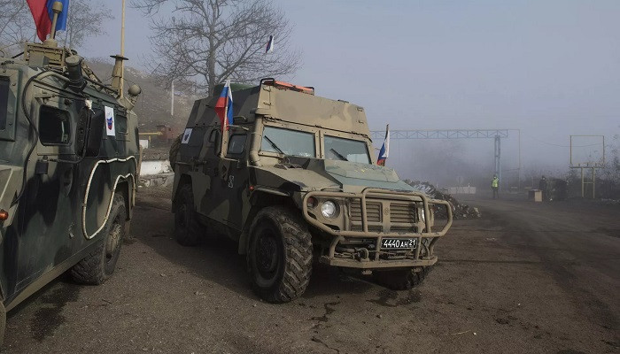 Գնդակոծության է ենթարկվել ռուս խաղաղապահներ տեղափոխող ավտոմեքենան. կան զոհեր