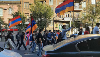 В Ереване с раннего утра продолжаются акции протеста