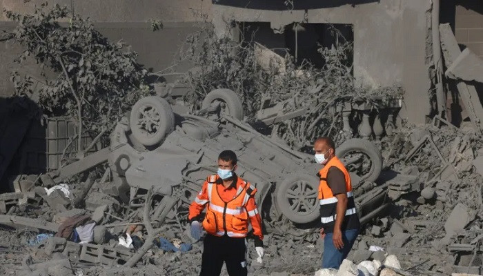 Hamas warns of environmental crisis as 1,000 bodies still under Gaza rubble