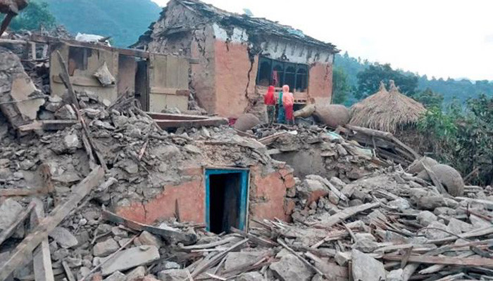 Nepal'de deprem: Ölü sayısı 128'e yükseldi