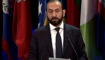 Mirzoyan, G7'nin Ermenilerin Dağlık Karabağ'dan zorla yerinden edilmesine ilişkin açıklamasını takdirle karşıladı