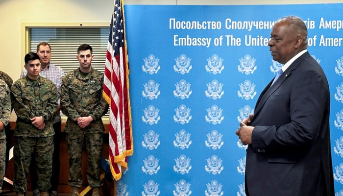 Глава Пентагона пообещал Украине дополнительную военную помощь на $100 млн