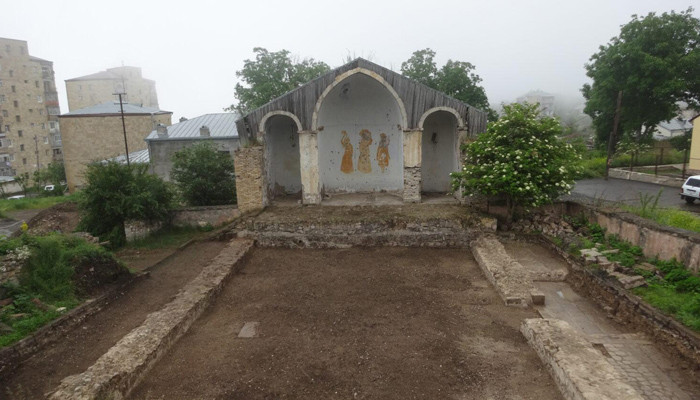 Ադրբեջանն աղբակույտի է վերածել Շուշիի Մեղրեցոց Սբ. Աստվածածին եկեղեցու պատմական շերտերը