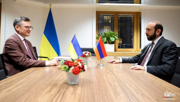 Արարատ Միրզոյանը հանդիպել է Ուկրաինայի արտաքին գործերի նախարարի հետ