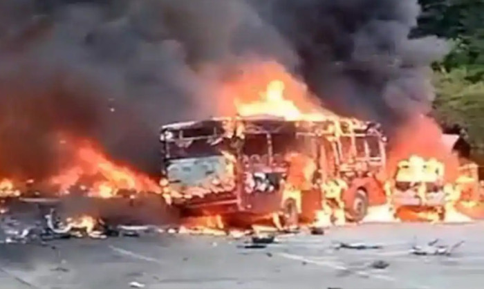 Venezuela'da tiner yüklü kamyonun yol açtığı zincirleme kazada 18 kişi öldü