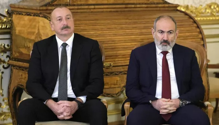 Алиев и Пашинян пожали руки при встрече на саммите лидеров СНГ