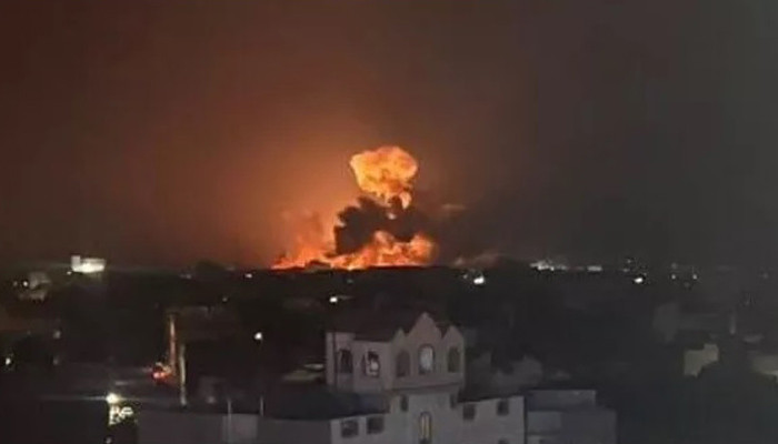 US and UK launched a new airstrike on the capital of Yemen
