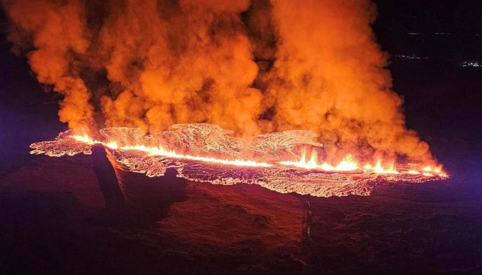 В Исландии началось извержение вулкана у города Гриндавик