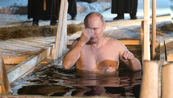 Путин на Крещение окунулся в прорубь
