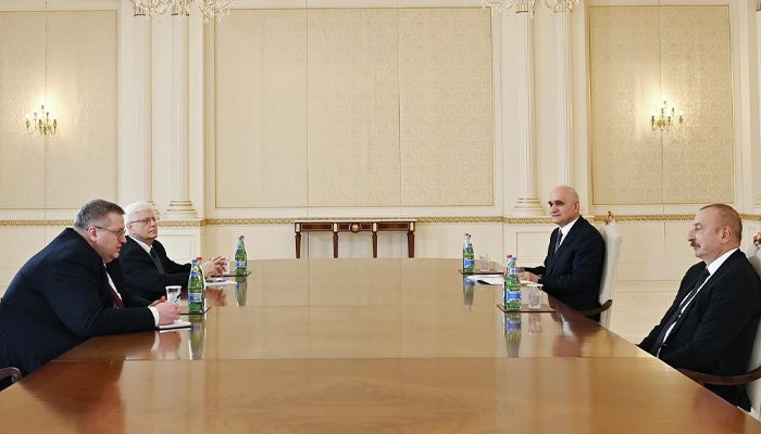 Алиев обсудил с Оверчуком планы экономического сотрудничества между Азербайджаном и РФ