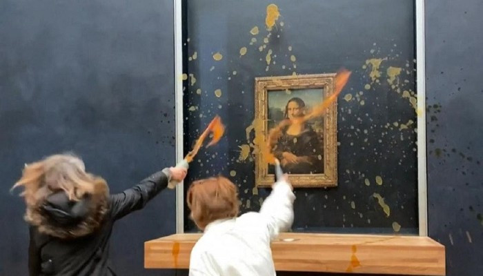 Fransa'da iklim aktivistleri Mona Lisa tablosuna çorba attı