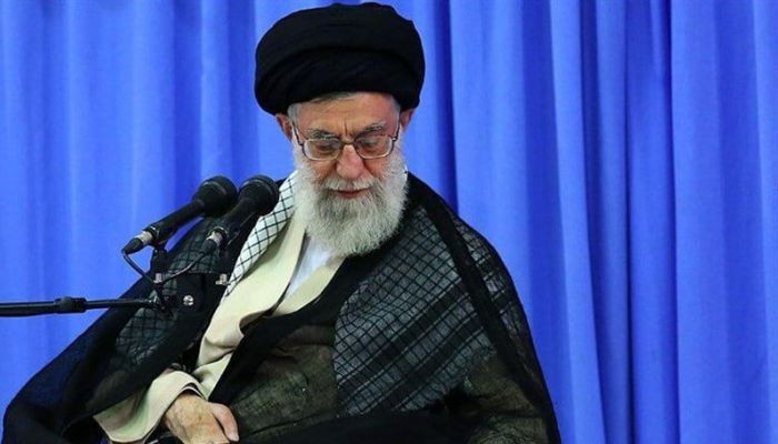 Духовный лидер Ирана призвал избегать прямого военного столкновения с США