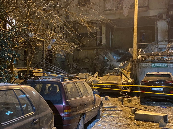 Сильный взрыв в Тбилиси. 93 семьи эвакуированы