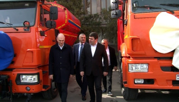 Mikael Vardanyan donated 117 mln drams for garbage trucks and 230 waste bins for Masis community