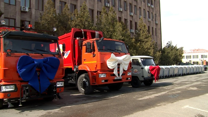 Микаел Варданян подарил общине Масис уборочные машины и 230 мусорных баков на сумму 117 млн драмов