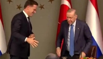 Эрдоган не подал руку Рютте