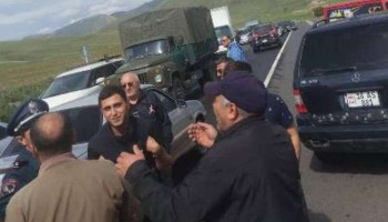 Քաղաքացիները փակել են Սպիտակ-Երևան ճանապարհը