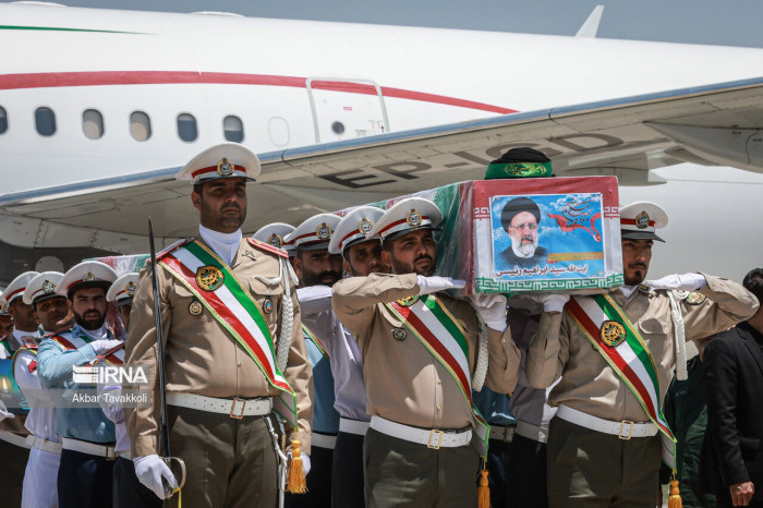 Тело президента Ирана Раиси доставили в его родной город Мешхед, где его похоронят