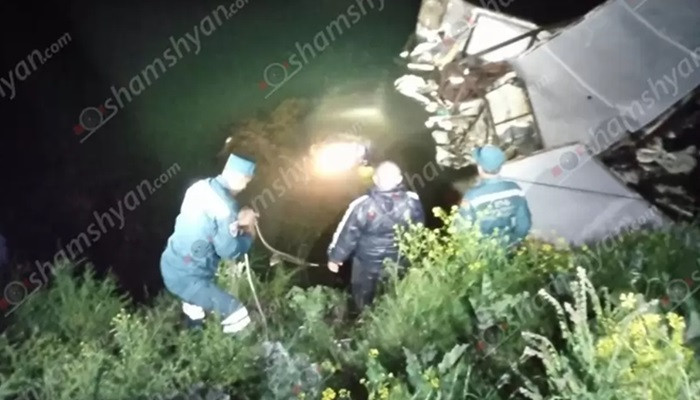 Ավտոմեքենան հայտնվել է Հրազդան գետում. առայժմ դուրս են բերվել կնnջ և երեխայի մարմիններ