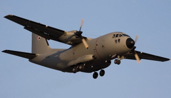 В Азербайджан из Италии доставили военный самолет C-27J Spartan