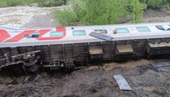 В России пассажирский поезд сошел с рельсов